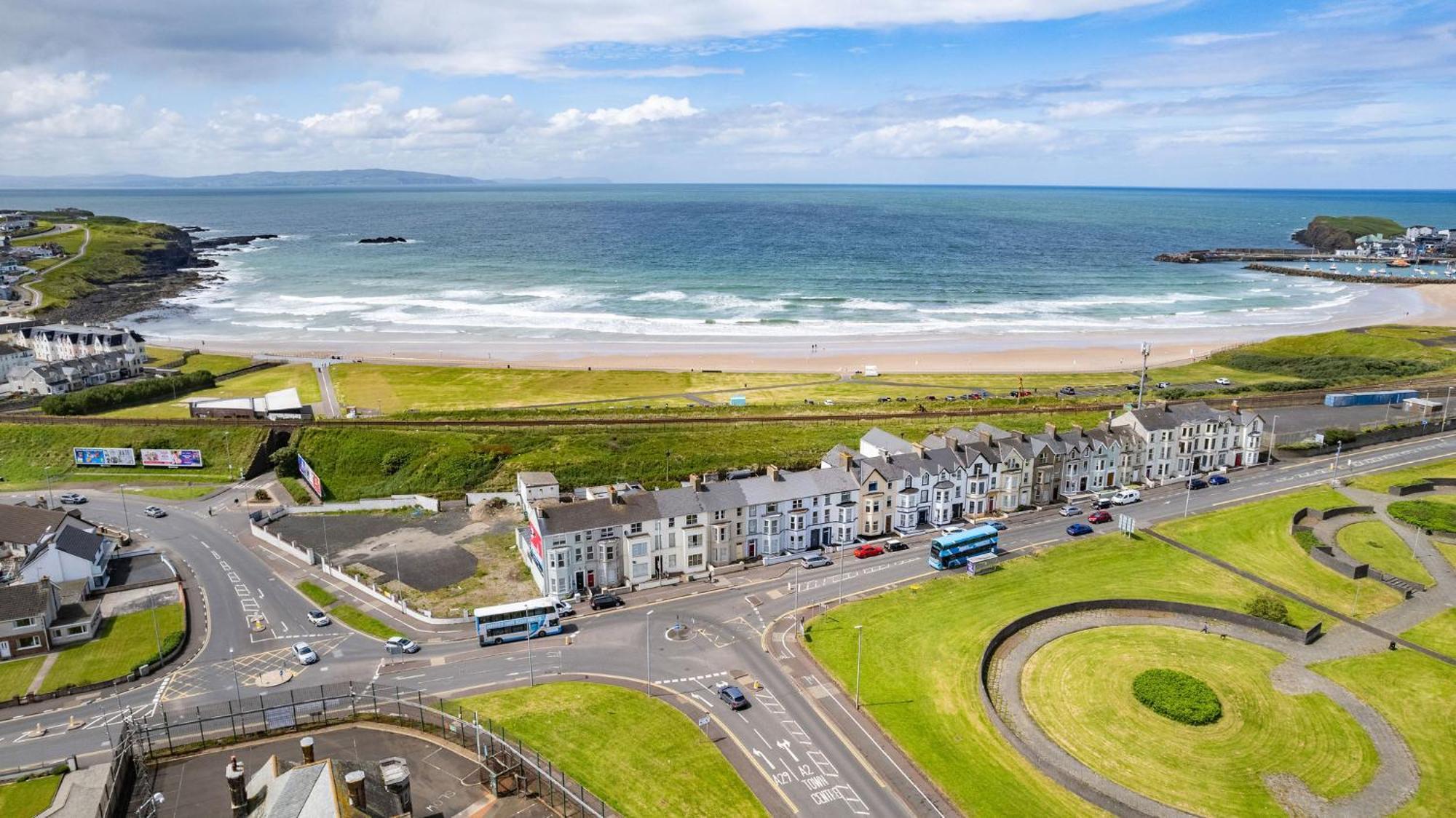 1 Dunluce Park - Portrush By The Sea Apartment ภายนอก รูปภาพ