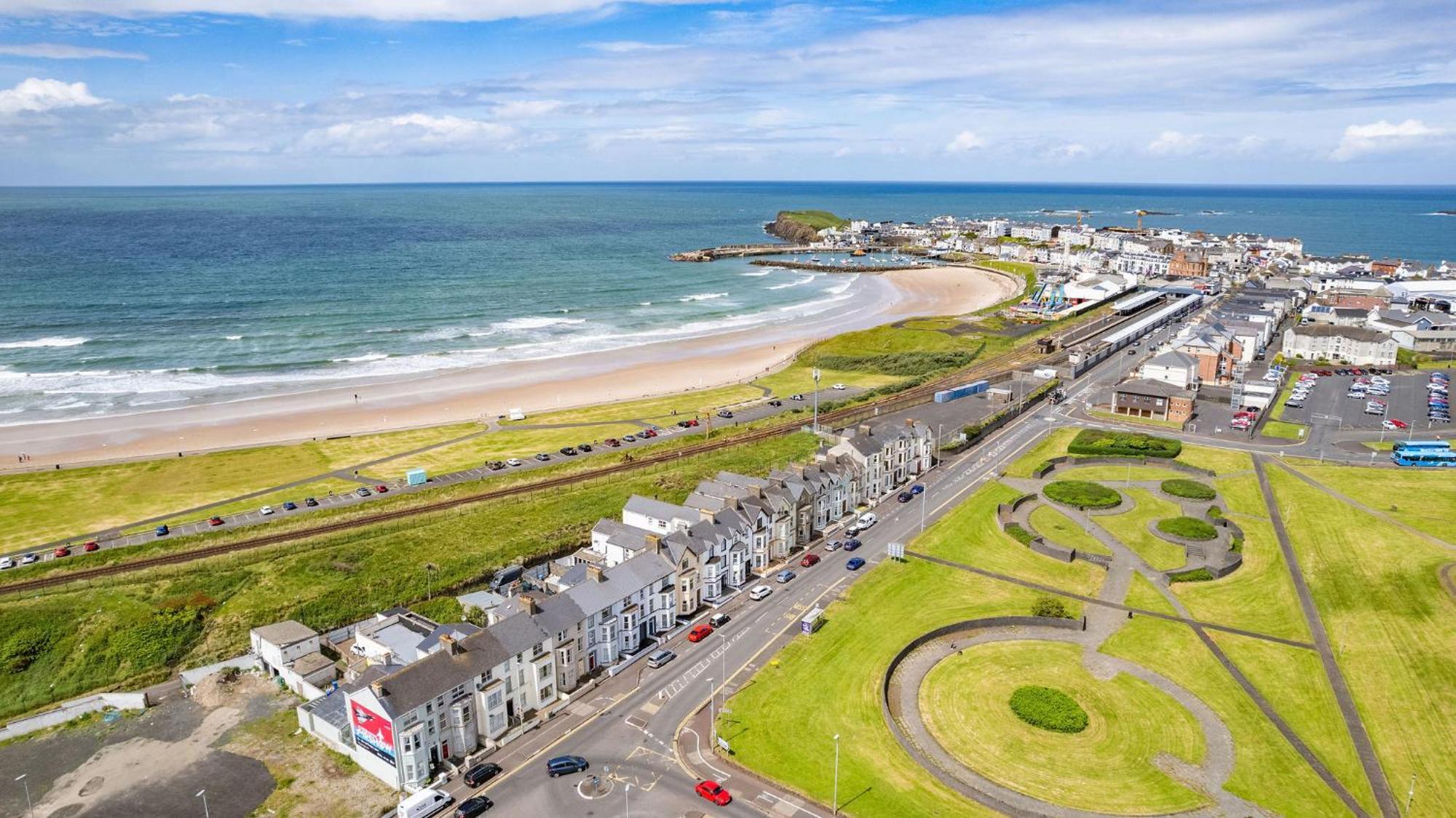 1 Dunluce Park - Portrush By The Sea Apartment ภายนอก รูปภาพ