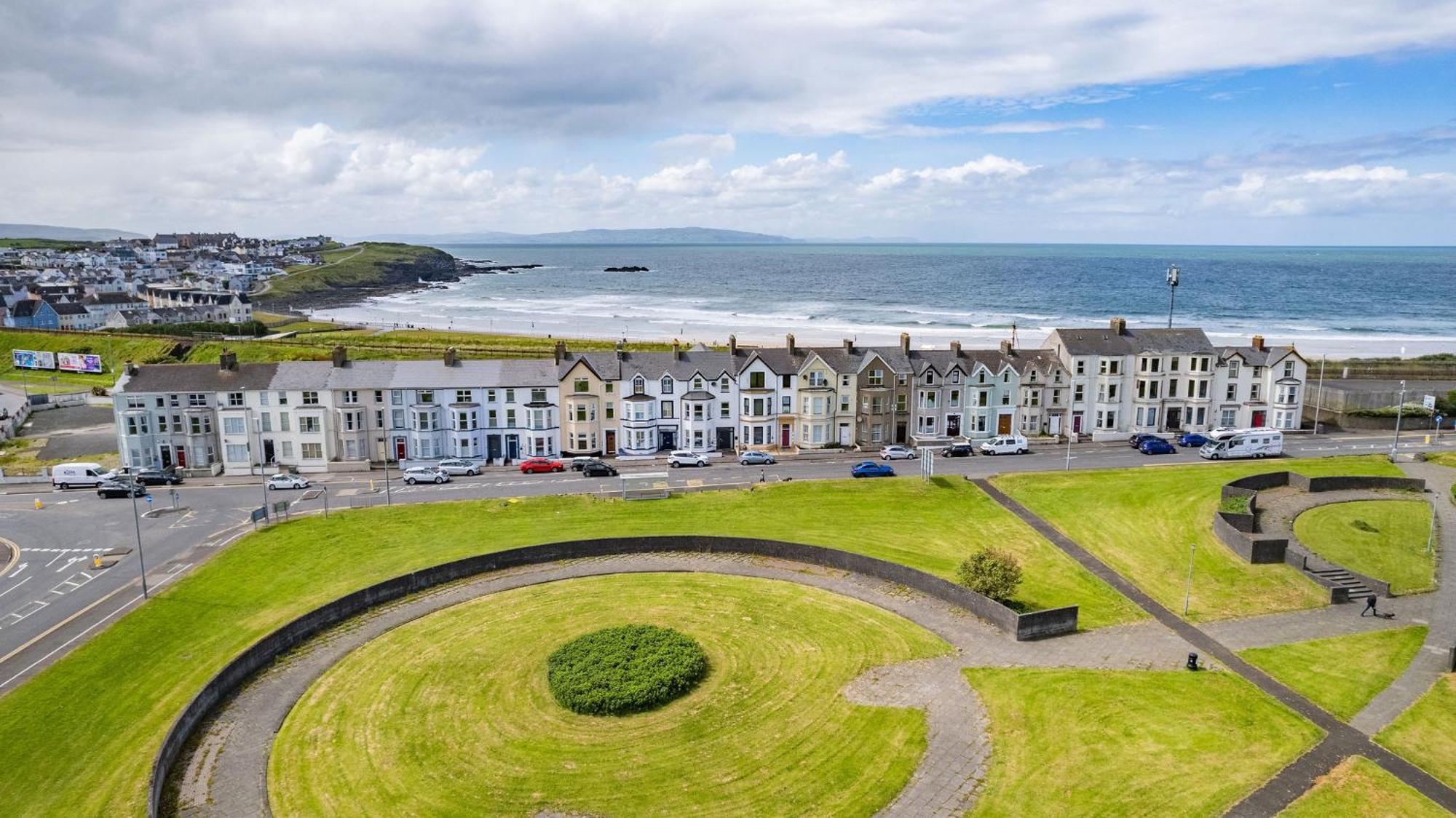 1 Dunluce Park - Portrush By The Sea Apartment ภายนอก รูปภาพ